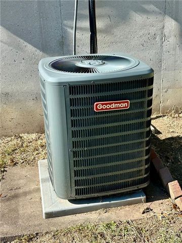 1807 High Street, Leavenworth, KS 66048