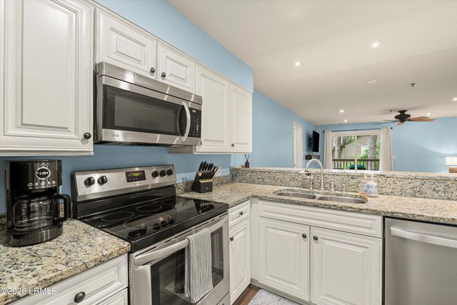 50 Yacht Cove Dr Apt 220, Hilton Head Island, SC 29928
