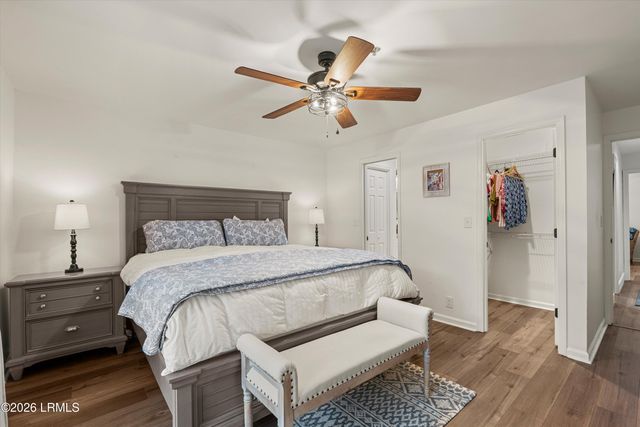 50 Yacht Cove Dr Apt 220, Hilton Head Island, SC 29928