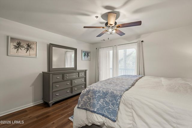 50 Yacht Cove Dr Apt 220, Hilton Head Island, SC 29928