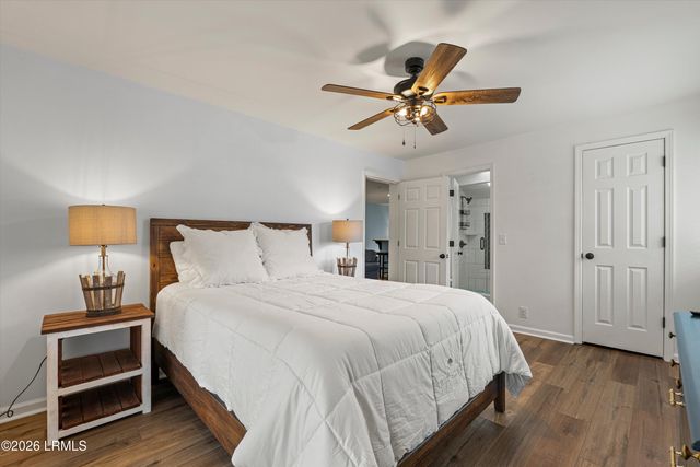 50 Yacht Cove Dr Apt 220, Hilton Head Island, SC 29928