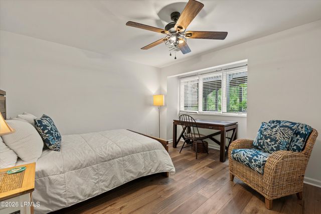 50 Yacht Cove Dr Apt 220, Hilton Head Island, SC 29928