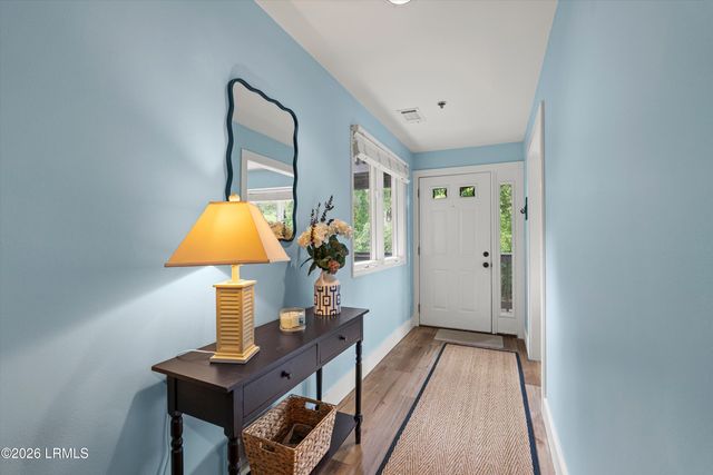 50 Yacht Cove Dr Apt 220, Hilton Head Island, SC 29928