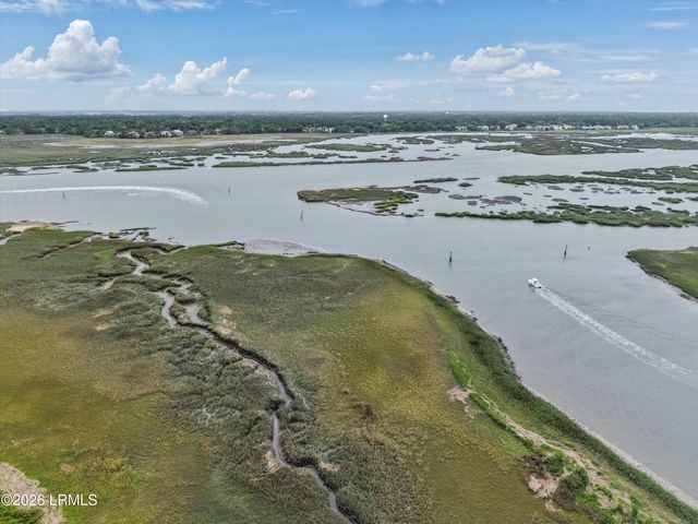 50 Yacht Cove Dr Apt 220, Hilton Head Island, SC 29928