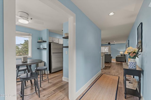 50 Yacht Cove Dr Apt 220, Hilton Head Island, SC 29928