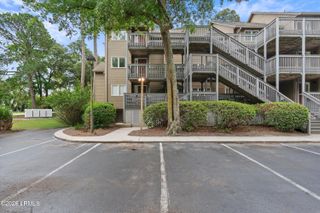 50 Yacht Cove Dr Apt 220, Hilton Head Island, SC 29928