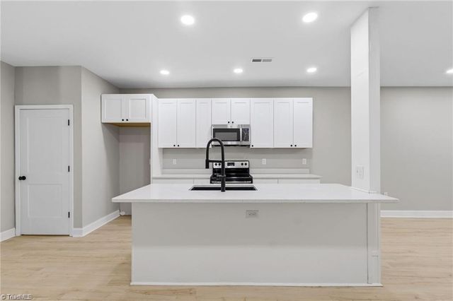 1509 NE 22nd Street, Winston-salem, NC 27105