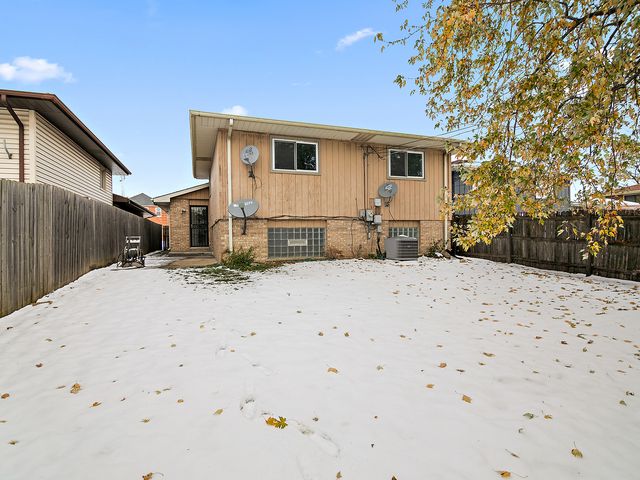 759 Mcarthur Court, Dolton, IL 60419