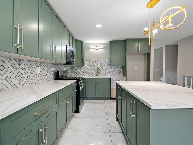 759 Mcarthur Court, Dolton, IL 60419