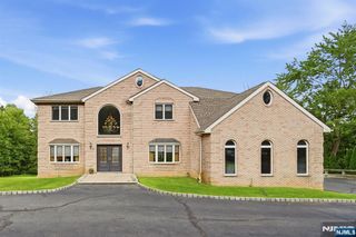 27 Sparrowbush Road, Mahwah, NJ 07430