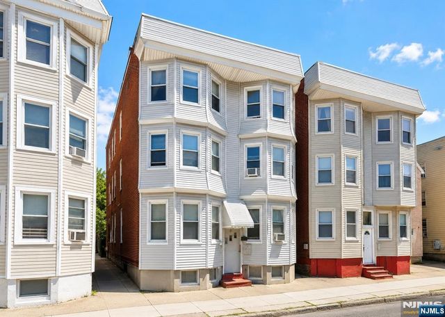 19 Franklin Avenue, Harrison, NJ 07029