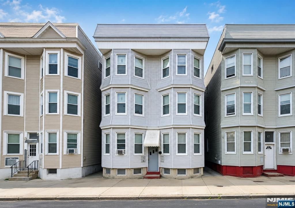 19 Franklin Avenue, Harrison, NJ 07029