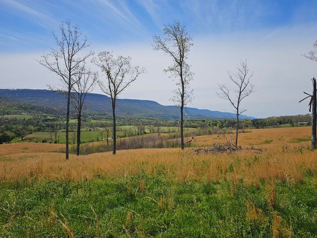 495 Lower East Valley Road, Dunlap, TN 37327