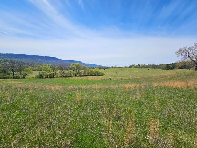 495 Lower East Valley Road, Dunlap, TN 37327