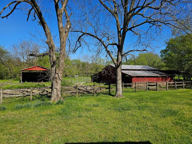 495 Lower East Valley Road, Dunlap, TN 37327