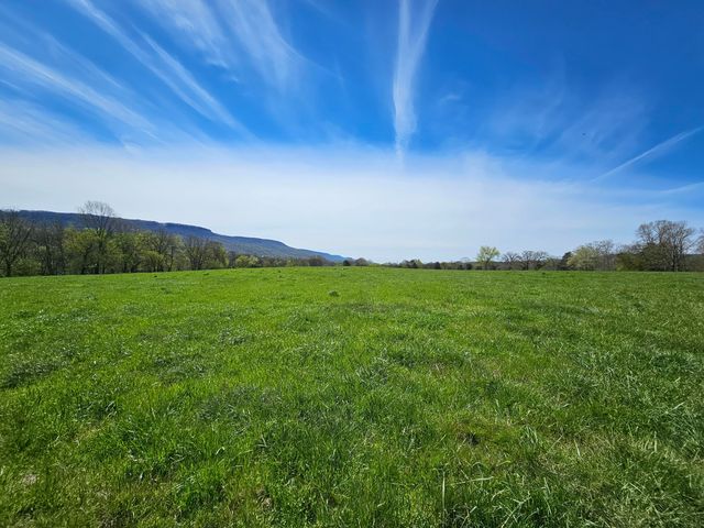 495 Lower East Valley Road, Dunlap, TN 37327
