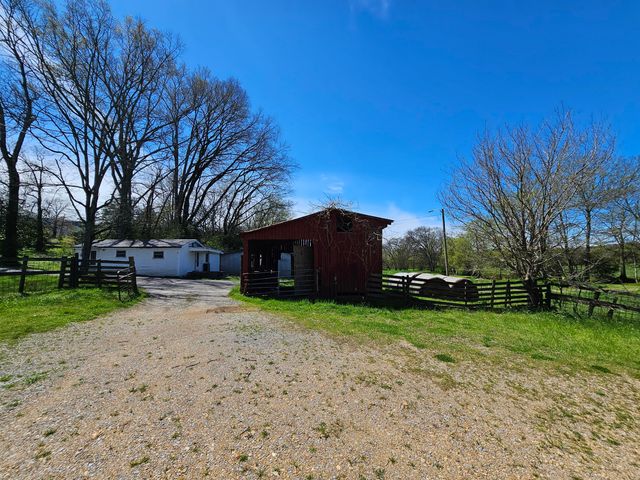 495 Lower East Valley Road, Dunlap, TN 37327