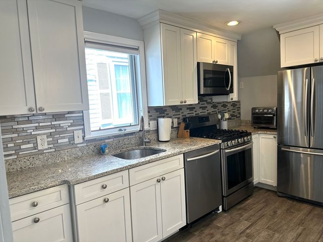 111 Turner St, Quincy, MA 02169