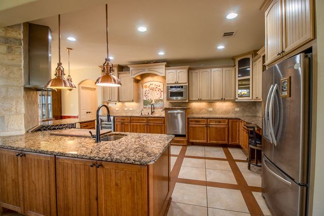 6515 Hwy 27, Center Point, TX 78010