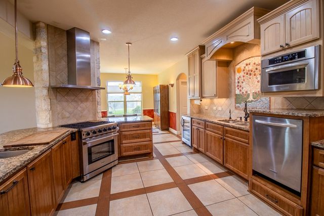 6515 Hwy 27, Center Point, TX 78010