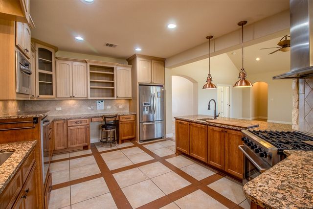 6515 Hwy 27, Center Point, TX 78010