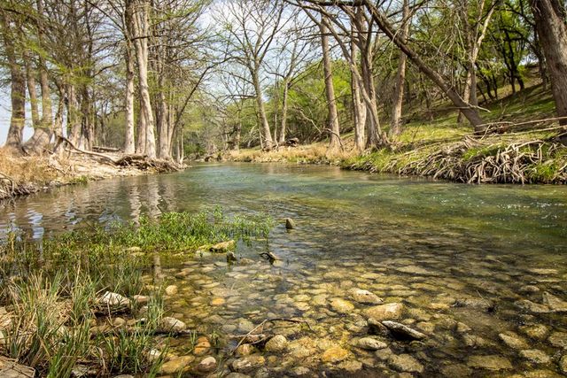 6515 Hwy 27, Center Point, TX 78010