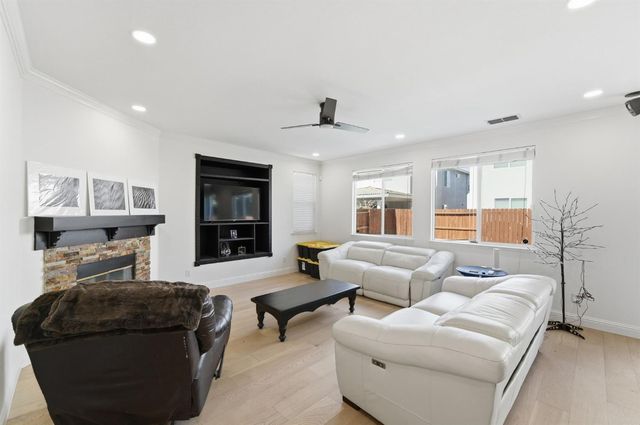 3417 Hillglen Ave, Modesto, CA 95355