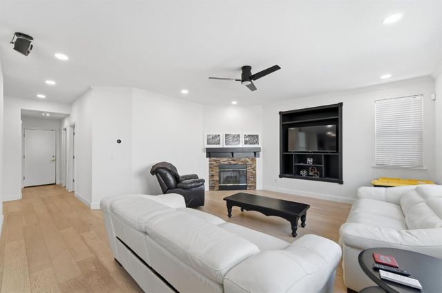 3417 Hillglen Ave, Modesto, CA 95355