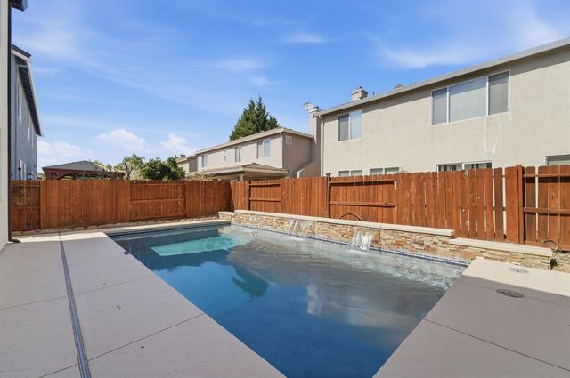 3417 Hillglen Ave, Modesto, CA 95355