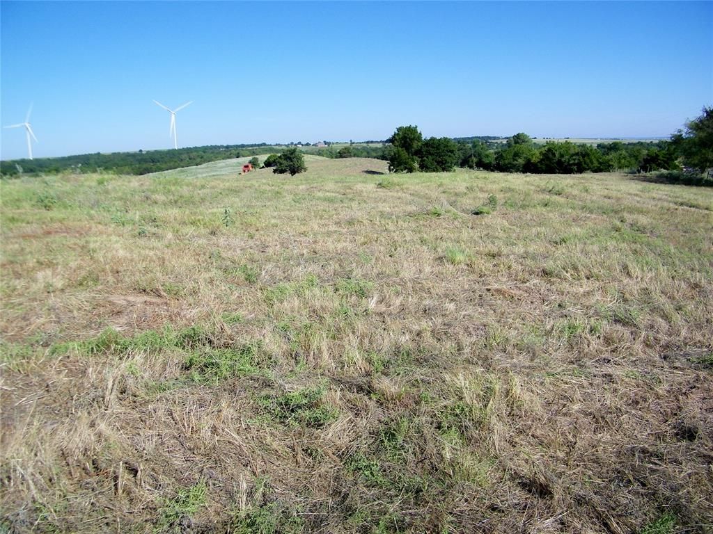 Image 5 of property listing at County Street 2650, Anadarko, OK 73005