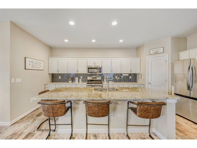 27881 E 7th Ave, Aurora, CO 80018