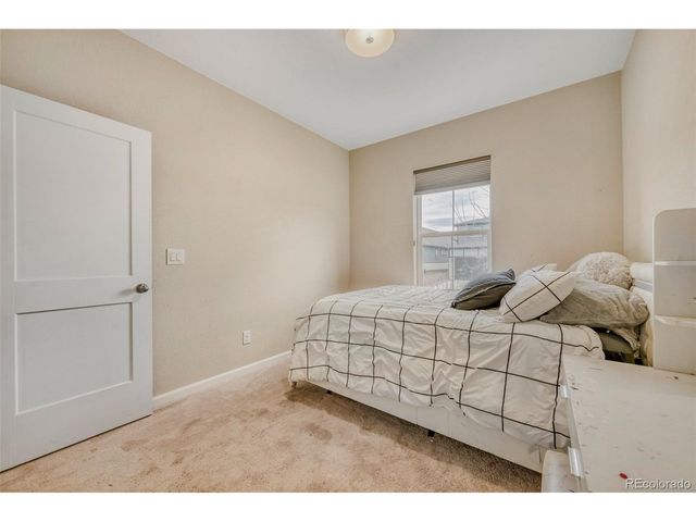 27881 E 7th Ave, Aurora, CO 80018