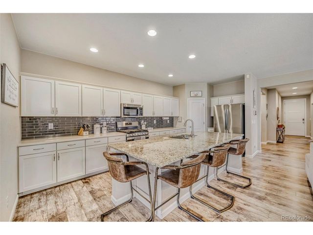 27881 E 7th Ave, Aurora, CO 80018