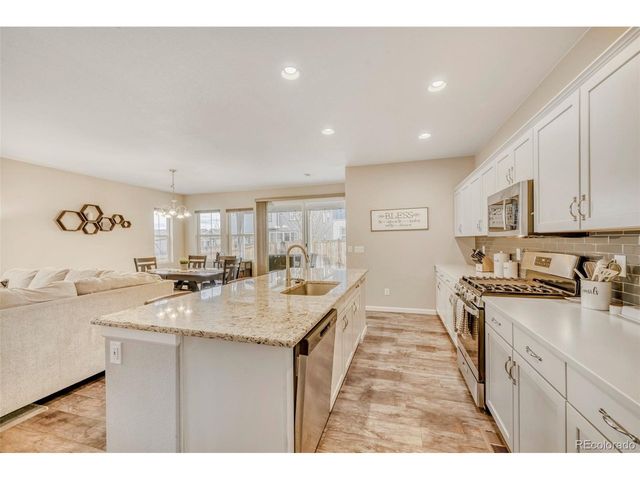 27881 E 7th Ave, Aurora, CO 80018