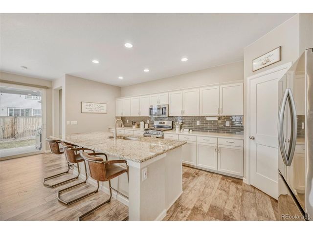 27881 E 7th Ave, Aurora, CO 80018