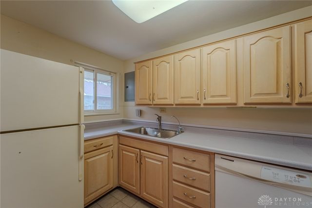 5910 Shady Oak Street, Dayton, OH 45424