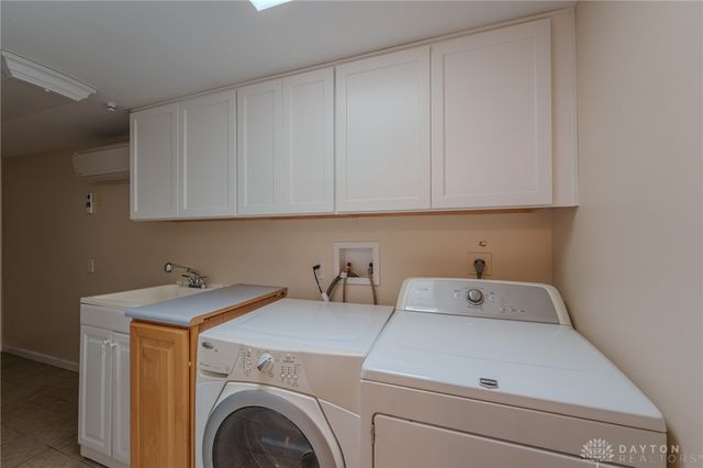 5910 Shady Oak Street, Dayton, OH 45424