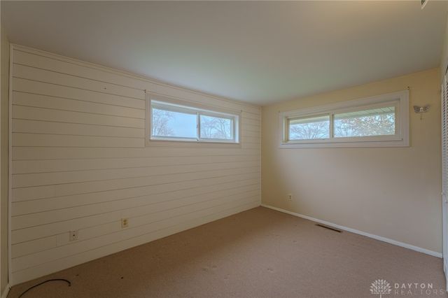 5910 Shady Oak Street, Dayton, OH 45424