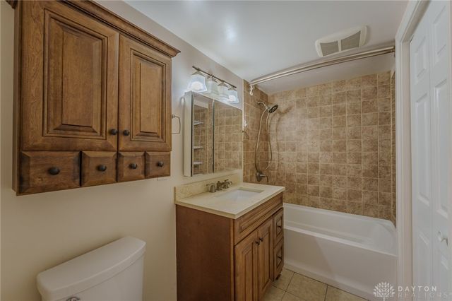 5910 Shady Oak Street, Dayton, OH 45424