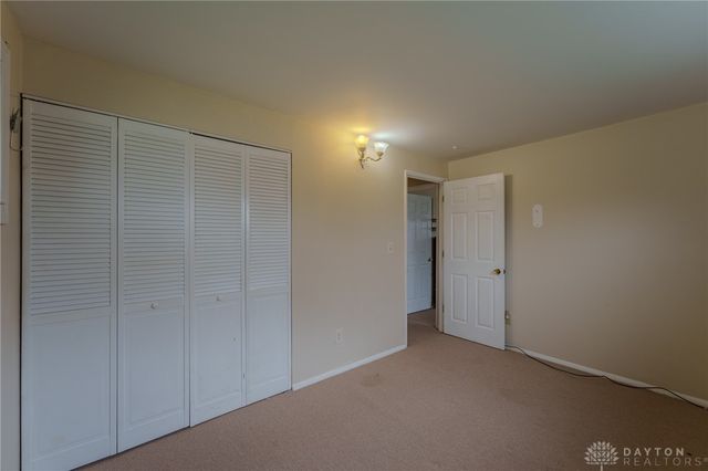 5910 Shady Oak Street, Dayton, OH 45424