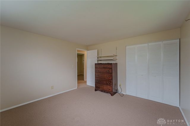 5910 Shady Oak Street, Dayton, OH 45424