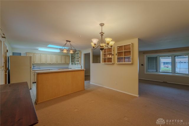 5910 Shady Oak Street, Dayton, OH 45424