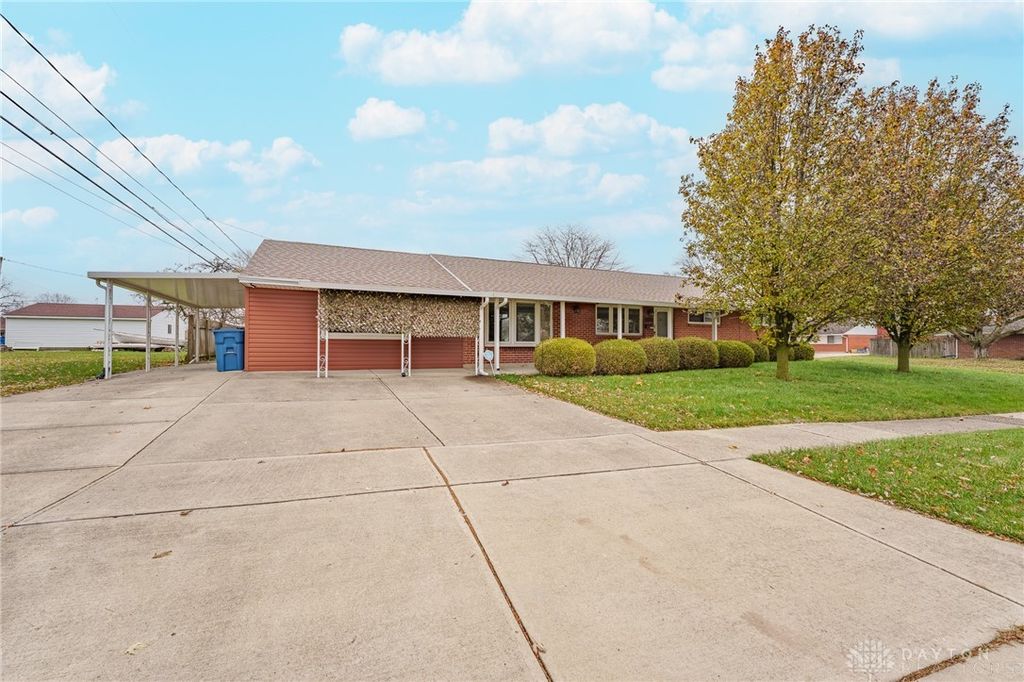 5910 Shady Oak Street, Dayton, OH 45424