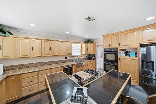 1939 Chariton, Los Angeles, CA 90034