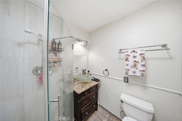 1939 Chariton, Los Angeles, CA 90034