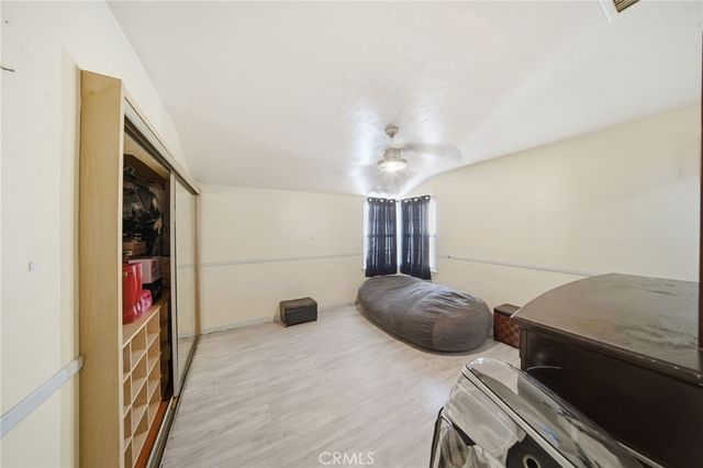 1939 Chariton, Los Angeles, CA 90034