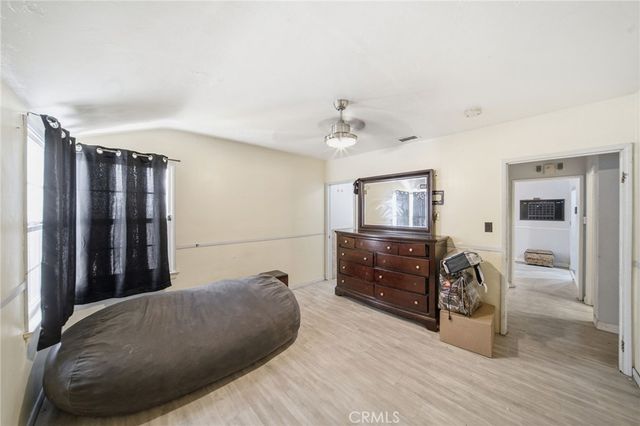 1939 Chariton, Los Angeles, CA 90034