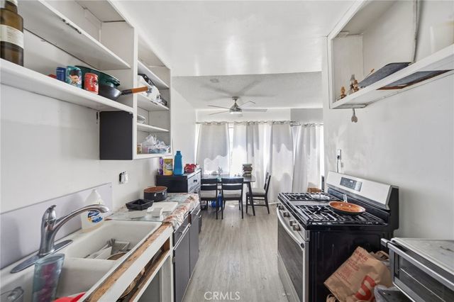 1939 Chariton, Los Angeles, CA 90034