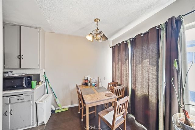 1939 Chariton, Los Angeles, CA 90034