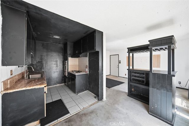 1939 Chariton, Los Angeles, CA 90034